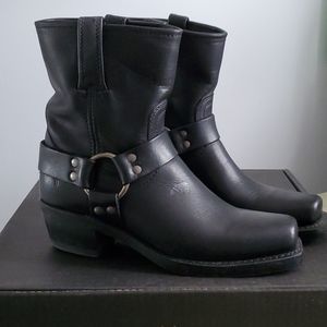 NIB Frye harness boot black 7.5
